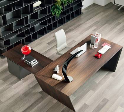 Письменный стол