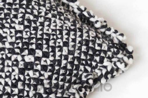 Подушка GAN Waan - waan_cushion_black&white