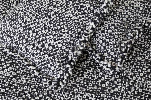 Подушка GAN Waan - waan_cushion_black&white
