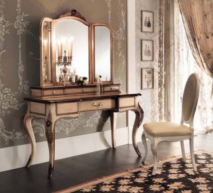 Туалетный столик