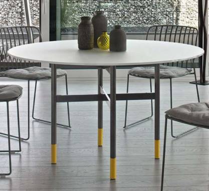 Обеденный стол