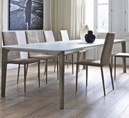 Обеденный стол