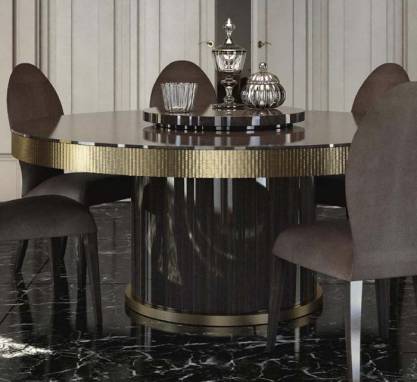 Обеденный стол