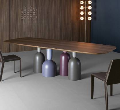 Обеденный стол