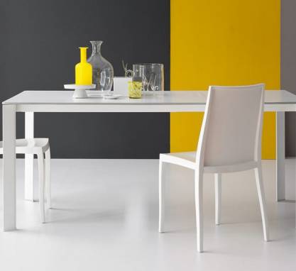 Обеденный стол