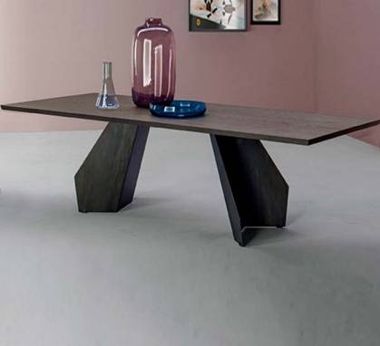 Обеденный стол