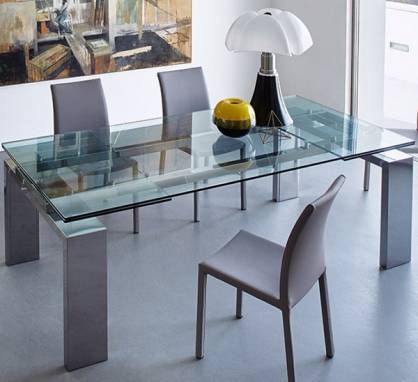 Обеденный стол