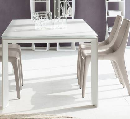 Обеденный стол