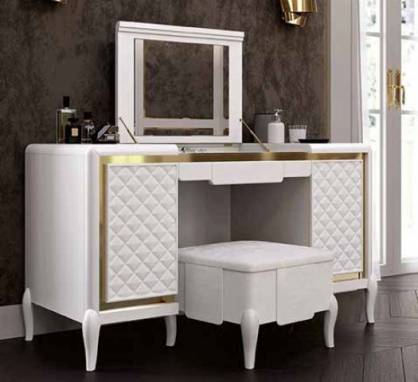 Туалетный столик