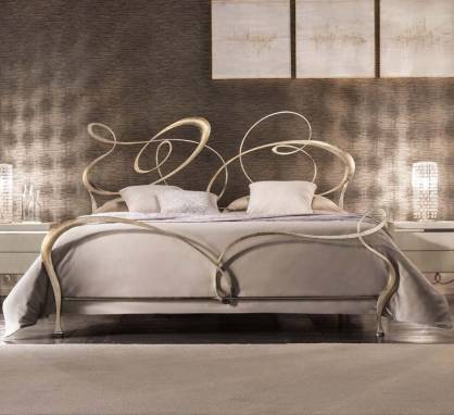 Кровать двуспальная