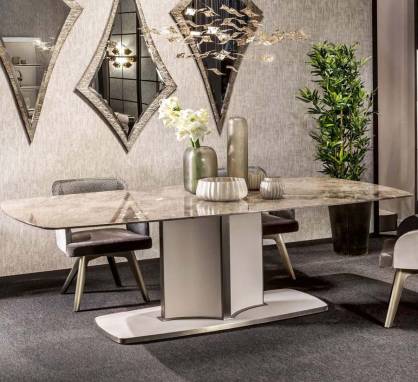 Обеденный стол