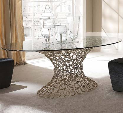 Обеденный стол