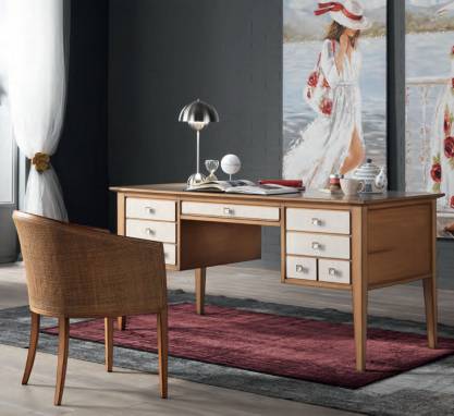 Письменный стол