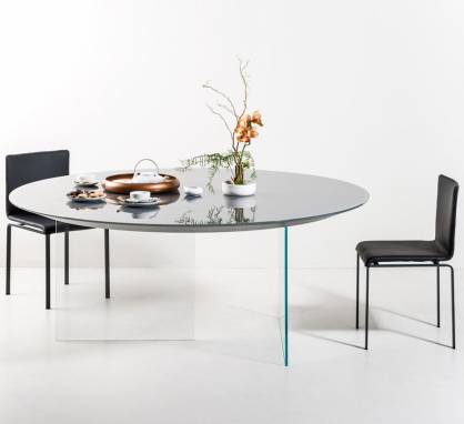 Обеденный стол