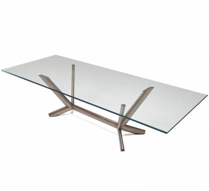 Обеденный стол