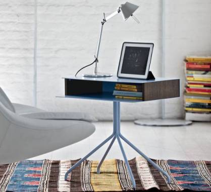 Приставной столик