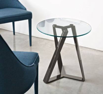 Приставной столик