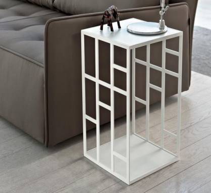 Приставной столик