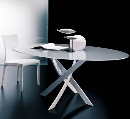 Обеденный стол