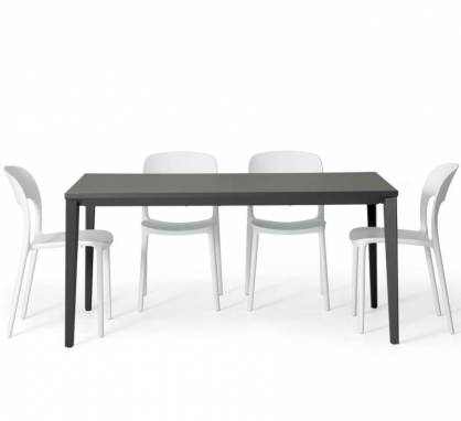 Обеденный стол