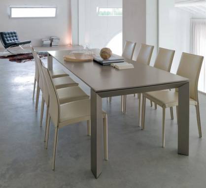 Обеденный стол