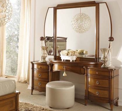 Туалетный столик