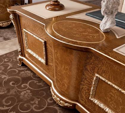 Письменный стол