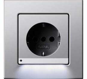 Розетка электрическая Gira E2, Gira_SCHUKO_socket_outlet_with-LED_orientation_light_1