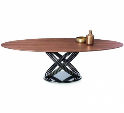 Обеденный стол