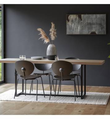 Обеденный стол