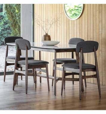 Обеденный стол