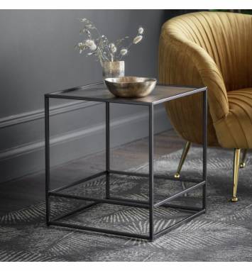 Приставной столик